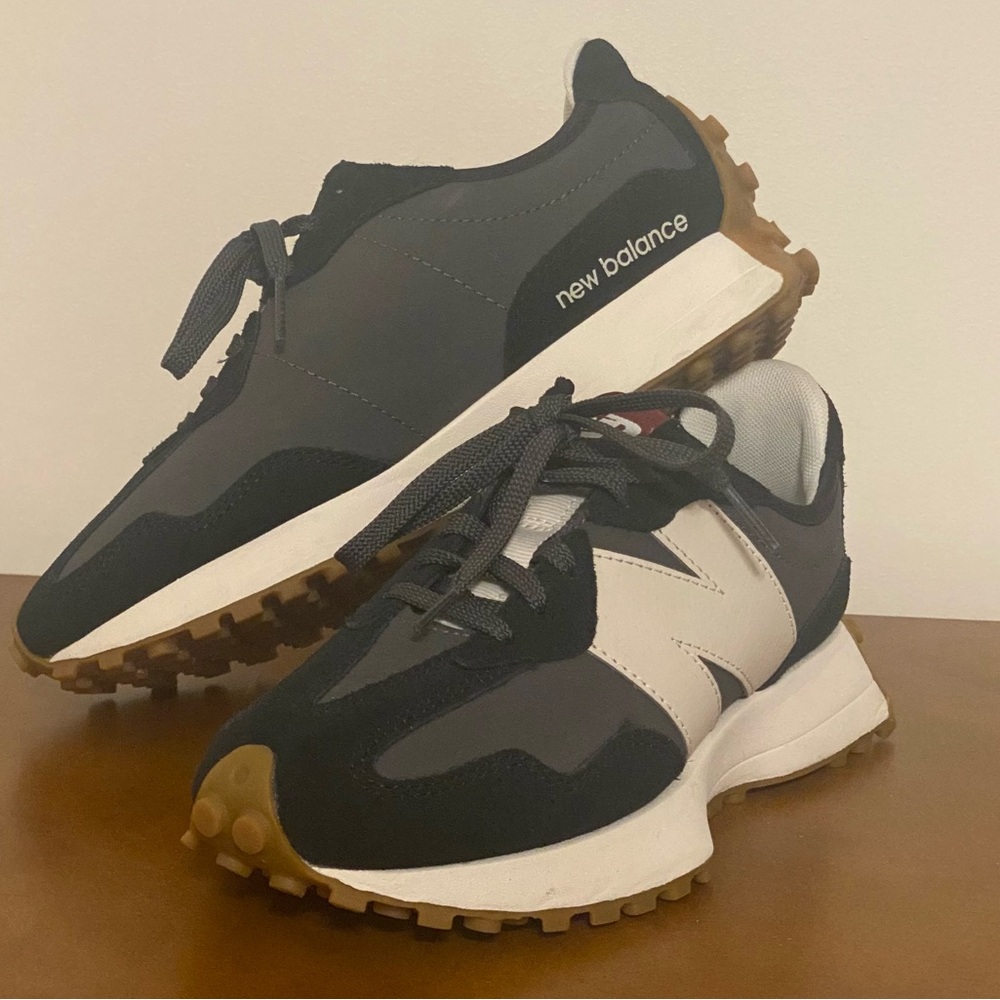 New Balance 327 Shoes